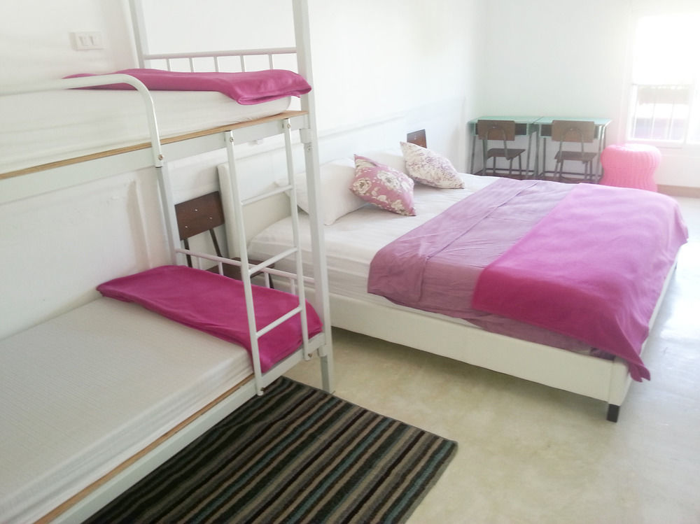 Ploy Hostel Bangkok Eksteriør bilde