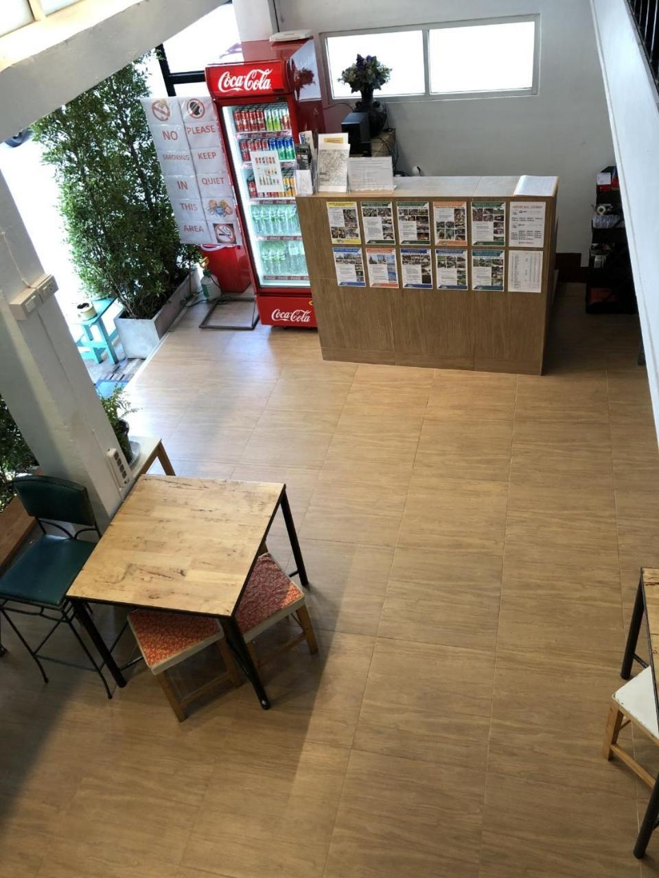 Ploy Hostel Bangkok Eksteriør bilde