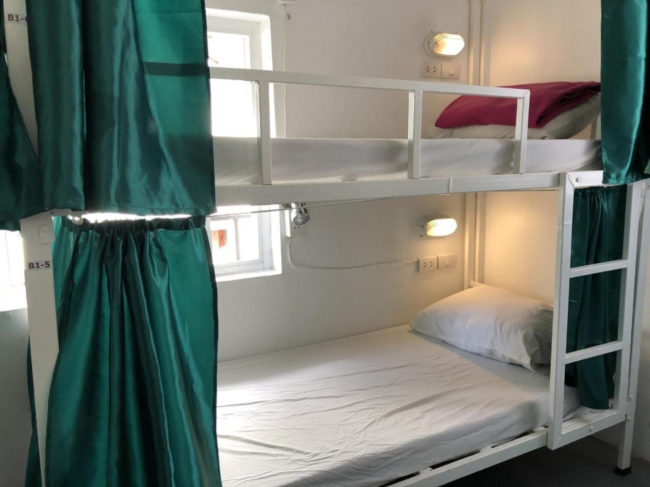 Ploy Hostel Bangkok Eksteriør bilde